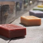 Mit Kernseife gegen Pickel